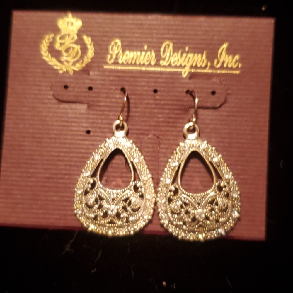 Elegant Earrings, Unbelievable